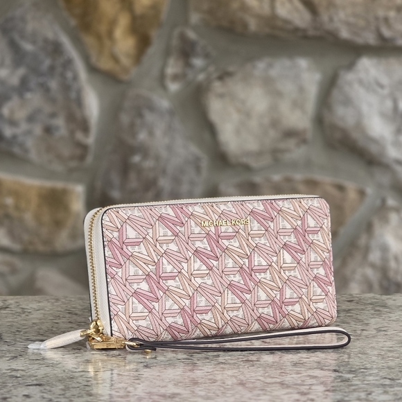 Michael Kors Handbags - Michael Kors Jet Set Logo Continental Wristlet Wallet